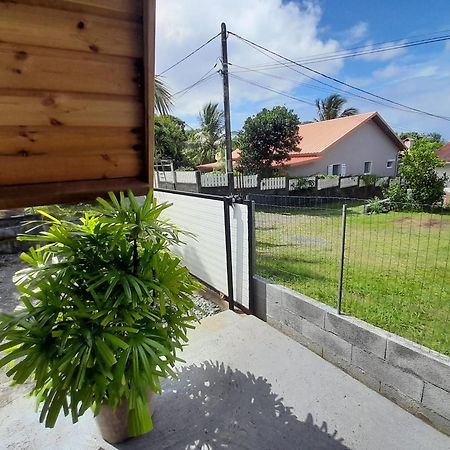 Charmant Chalet Avec Jacuzzi, L'Ile O Vert Saint-Philippe Exterior foto