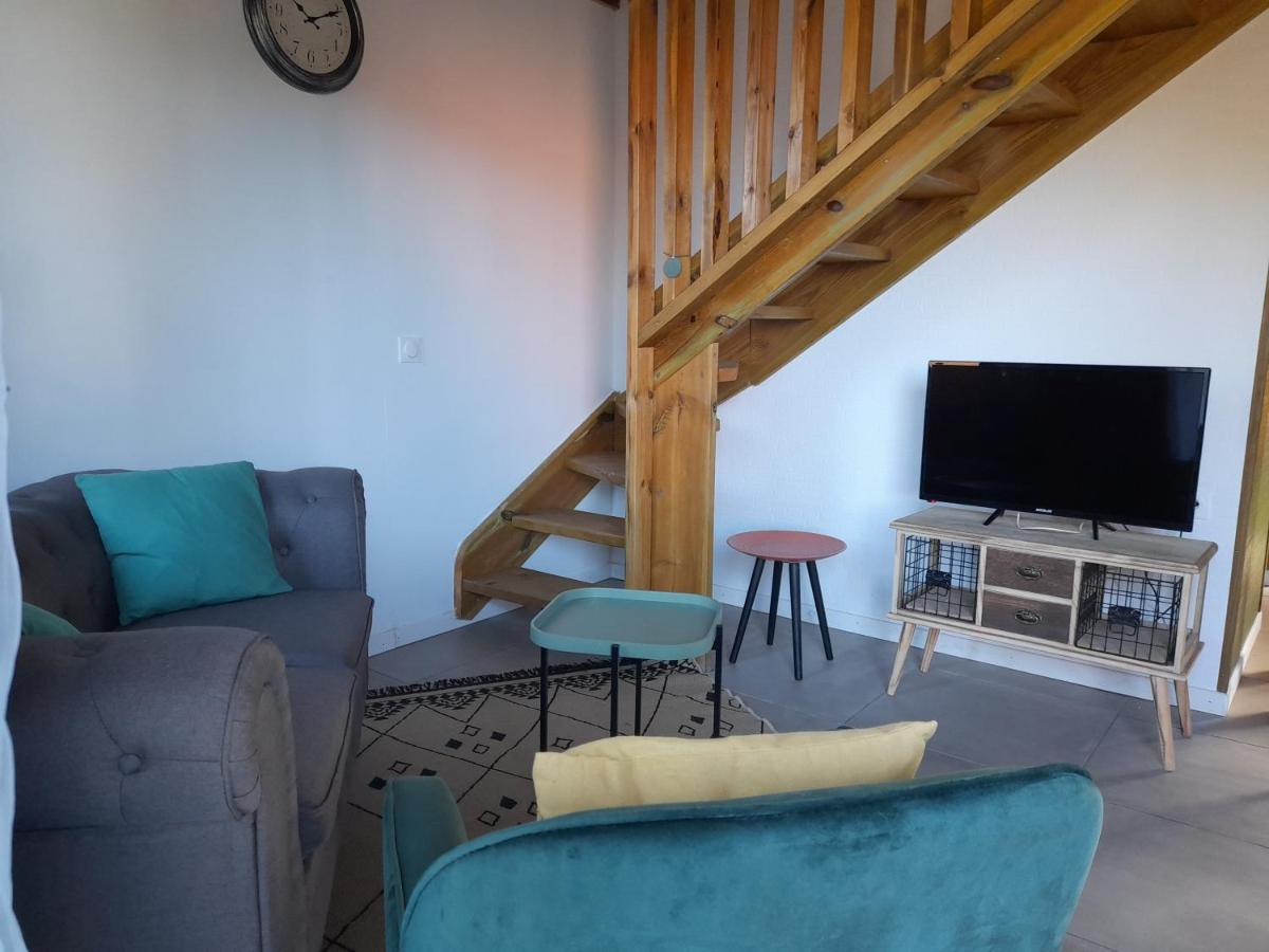 Charmant Chalet Avec Jacuzzi, L'Ile O Vert Saint-Philippe Exterior foto